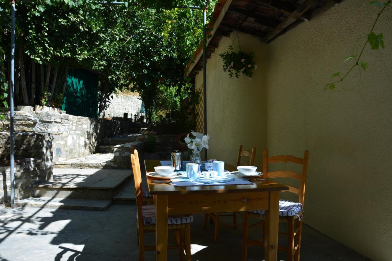 Riverside Cottage Kato Platres Bagian luar foto